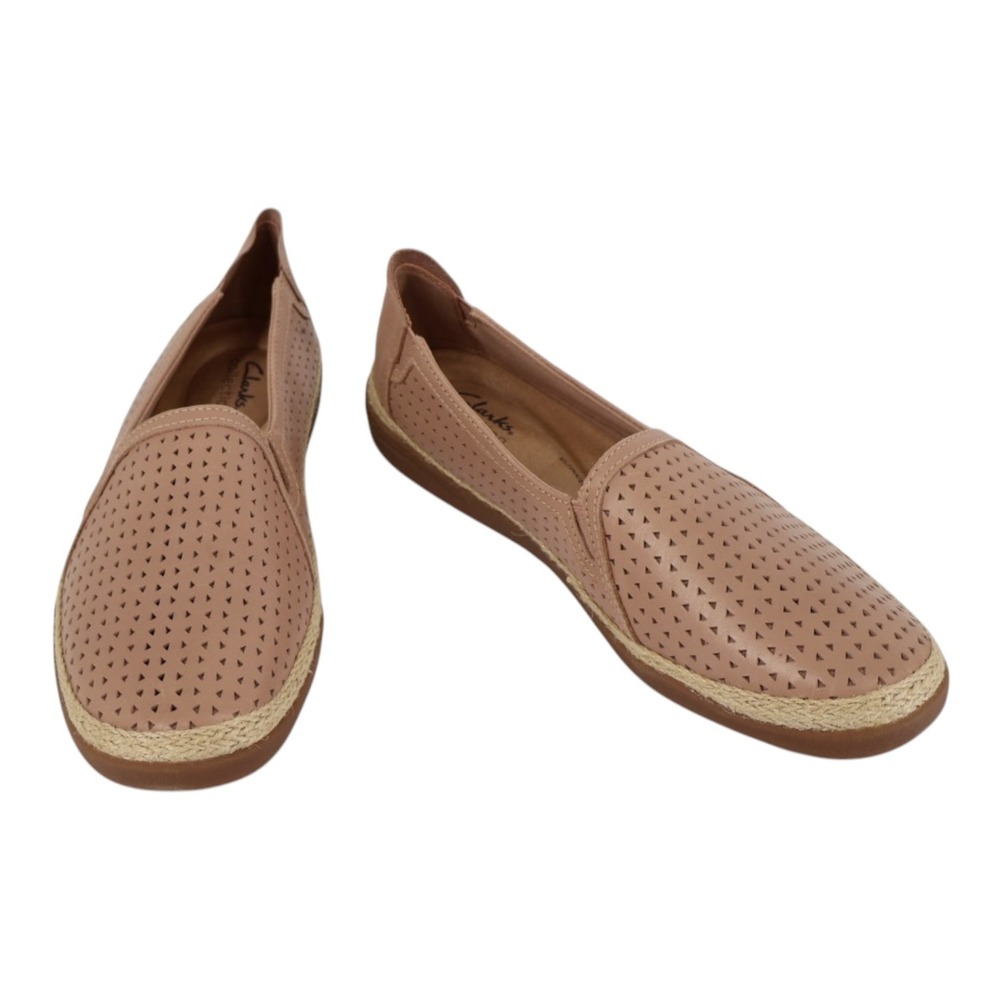 Clarks Elaina Ruby Warm Beige Leather Slip On Flats 9.5M Perforated New Box